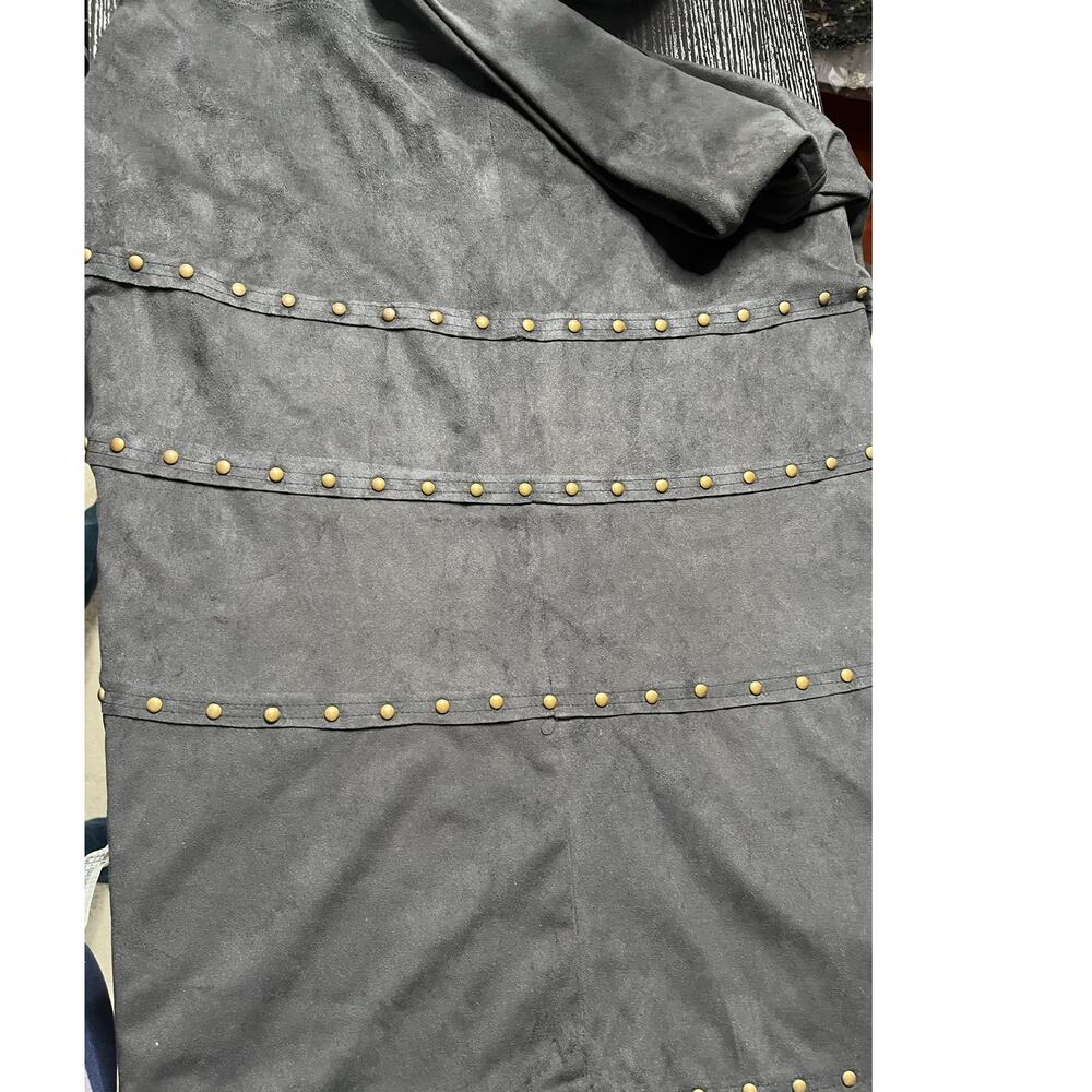 Boho/western style microsuede skirt with riveted details - Picture 2 of 8